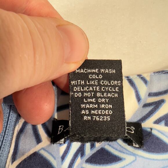 Bay Studio Mini Dress Sz 8 Blue White Floral Back Zip Pleat Detail Resort Cruise - Picture 9 of 11